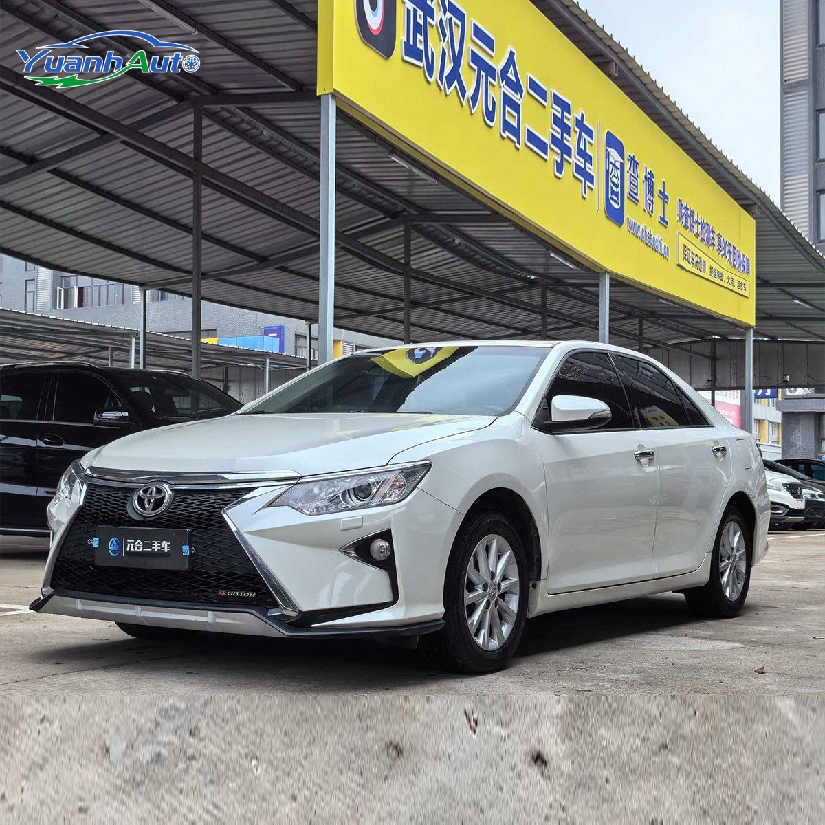 2016 Toyota Camry vehicle photo 1