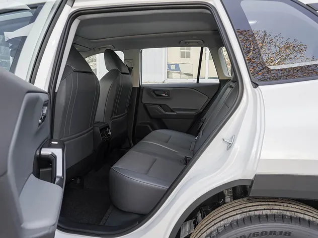 Toyota RAV4 2.0L Hybrid SUV — source image 16