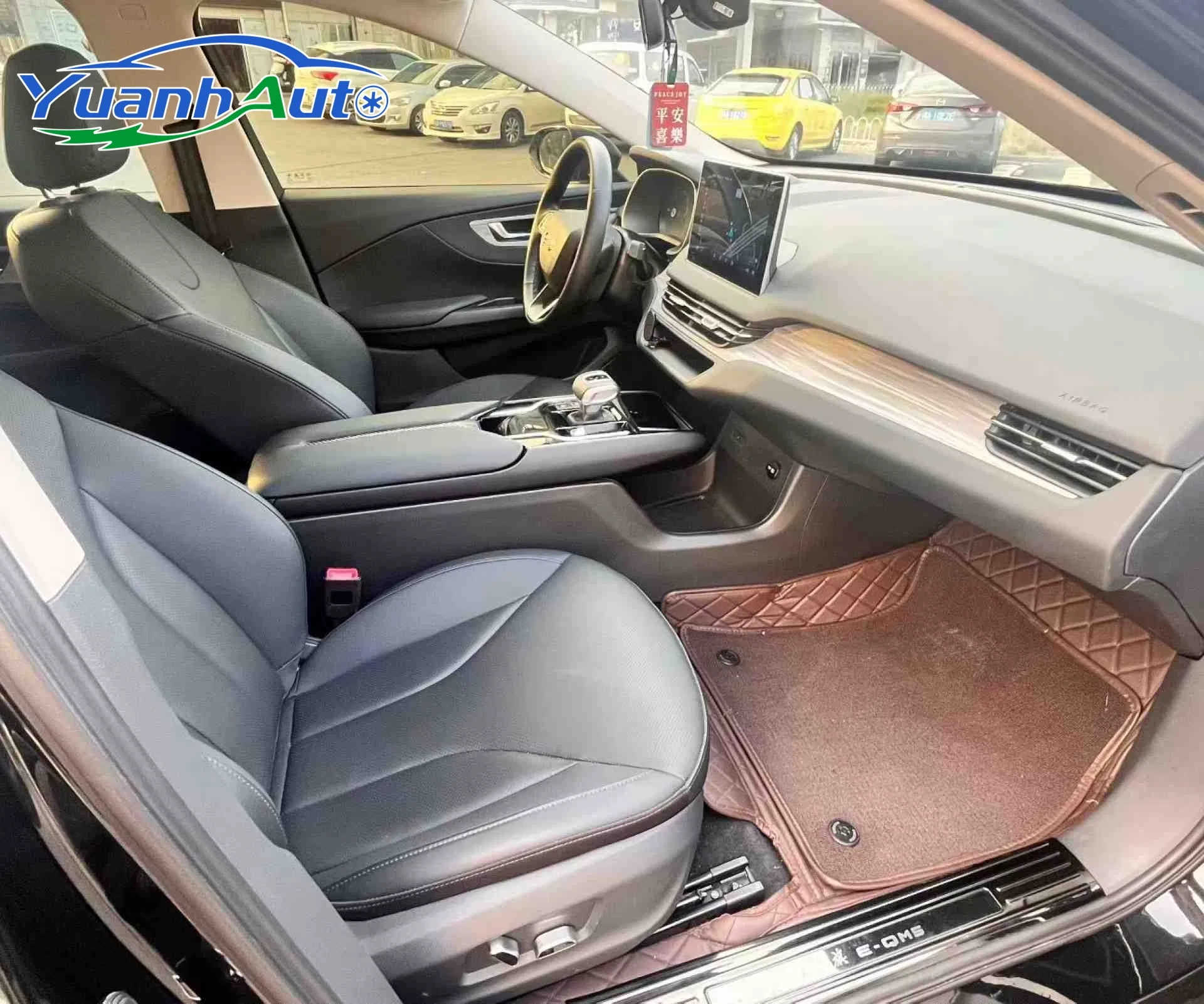2024 Hongqi E-QM5 vehicle photo 6