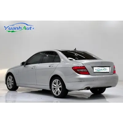 2011 Mercedes-Benz C-Class — source image 12