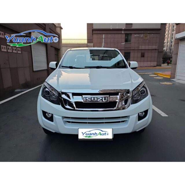 2023 Isuzu Zortrax vehicle photo 1