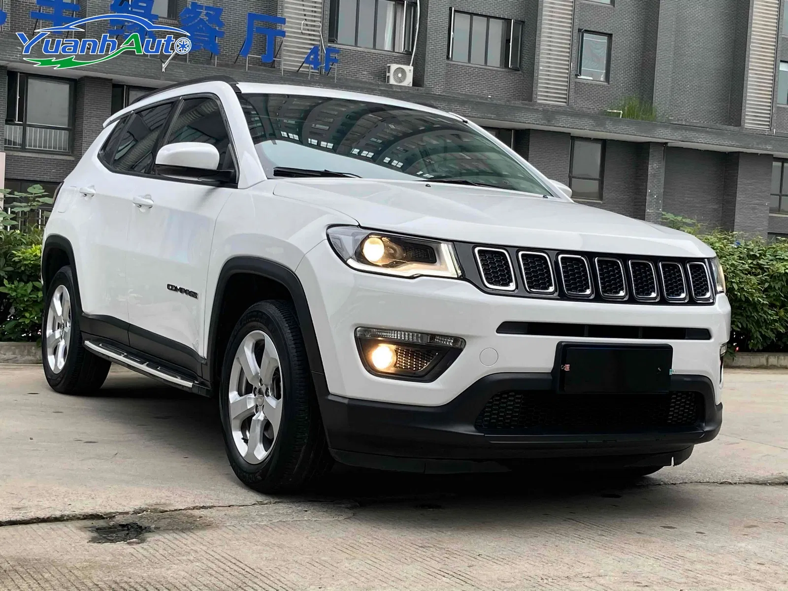 2017 Jeep Compass Petrol SUV — source image 10