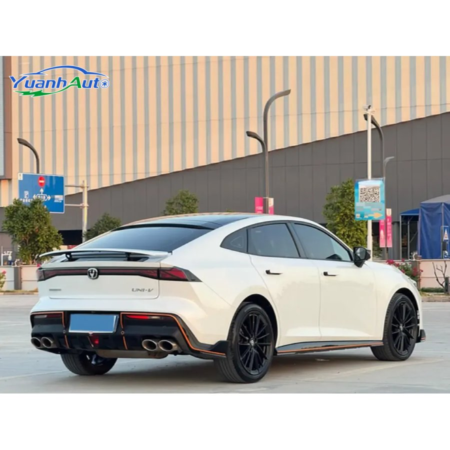 2023 Changan UNI-V vehicle photo 4