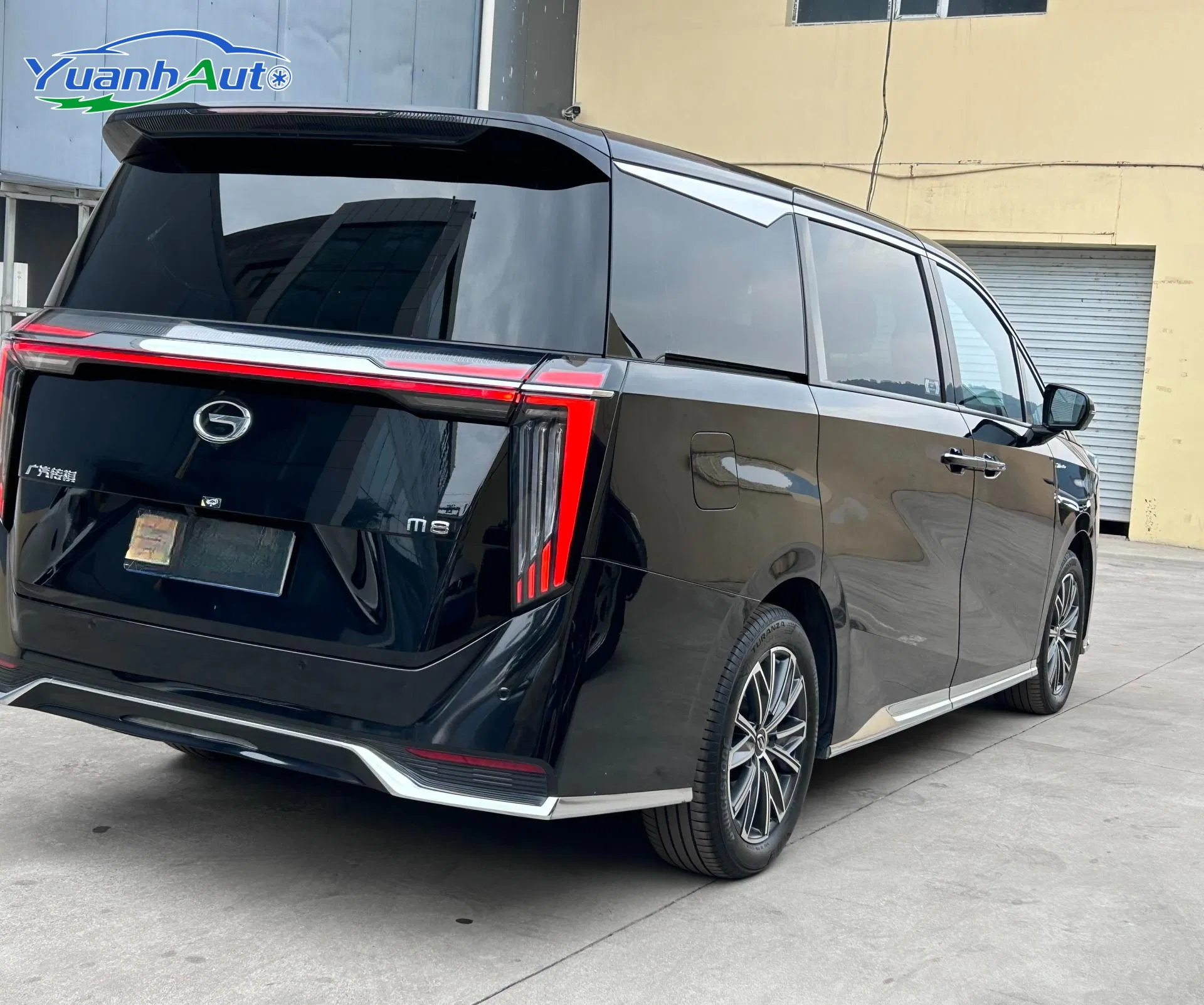2024 GAC Trumpchi M8 Petrol MPV — source image 11