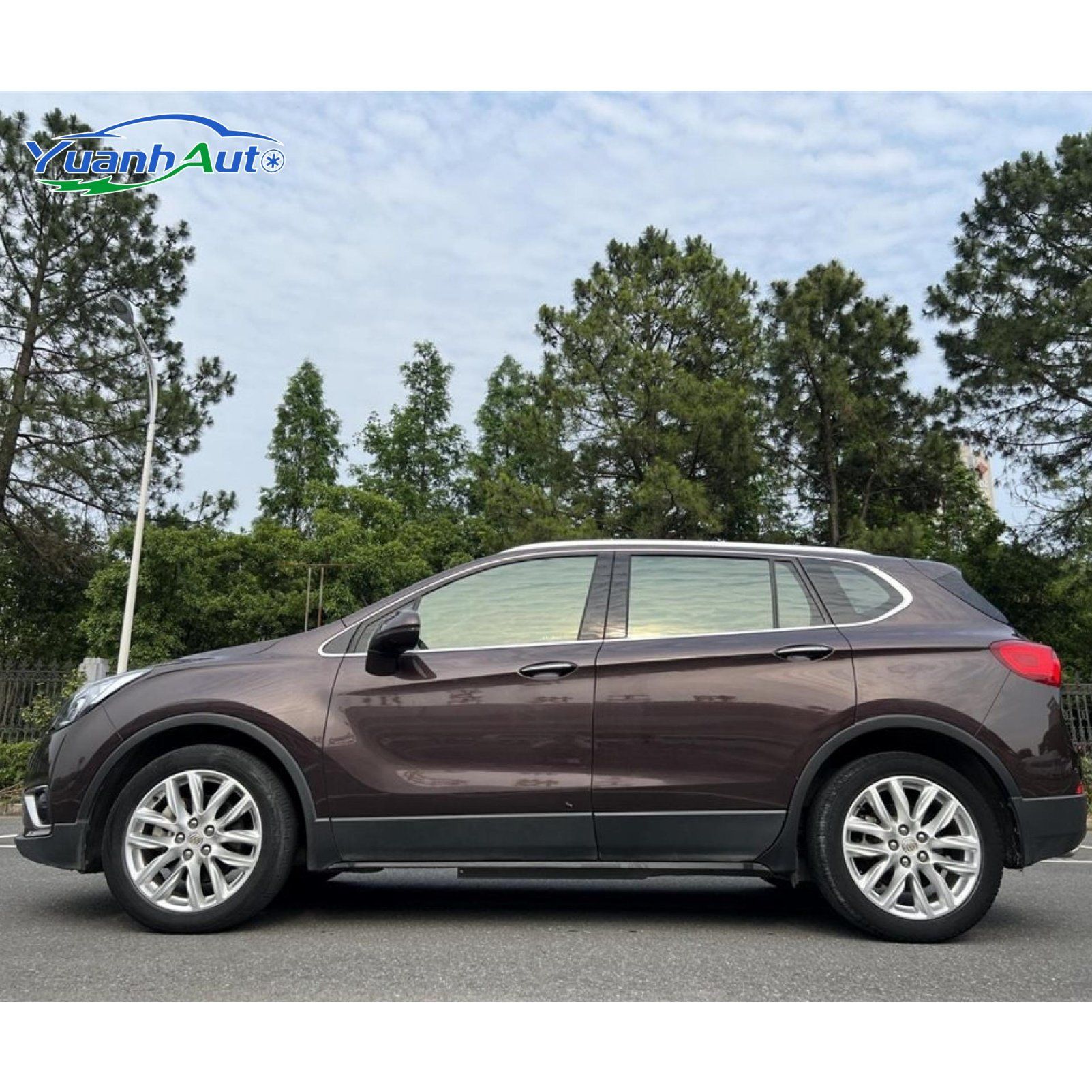 2019 Buick Envision vehicle photo 1
