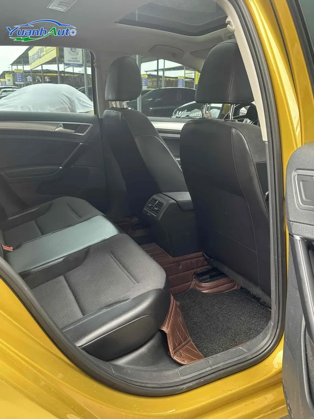 2018 Volkswagen Golf Petrol SUV — source image 20