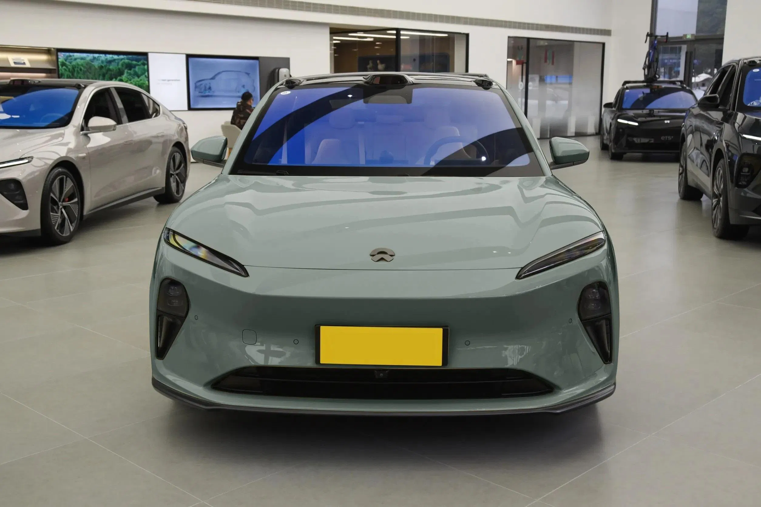 NIO ET5 vehicle photo 4