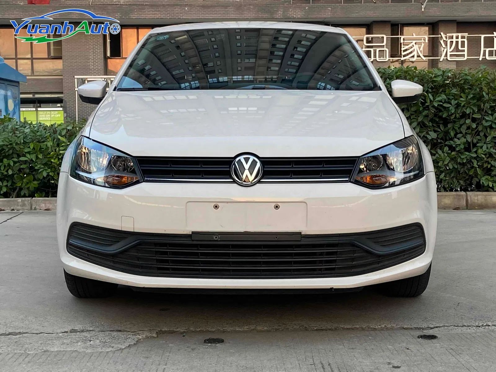 2018 Volkswagen Polo Petrol Hatchback — source image 9