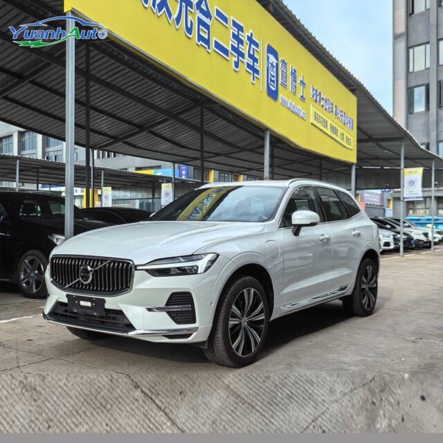 2023 Volvo XC60 vehicle photo 1