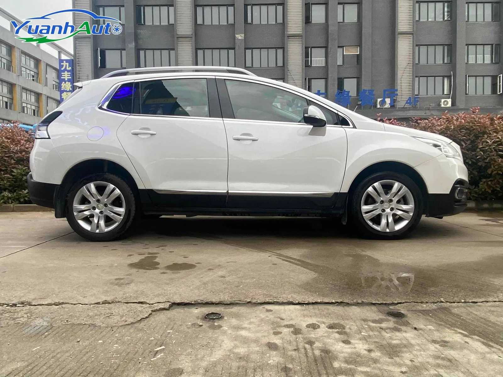 2018 Peugeot 3008 Petrol SUV — source image 11