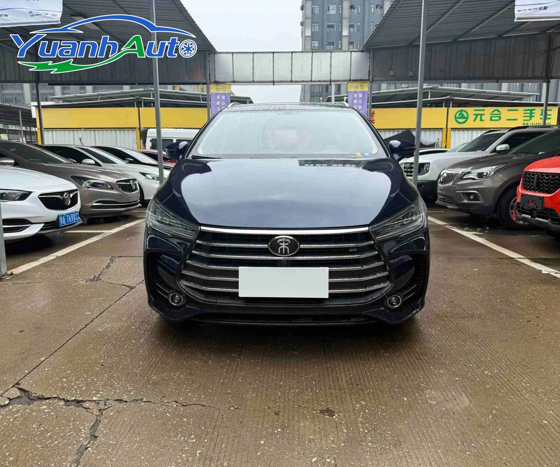 2017 BYD Song Max Petrol MPV — source image 2