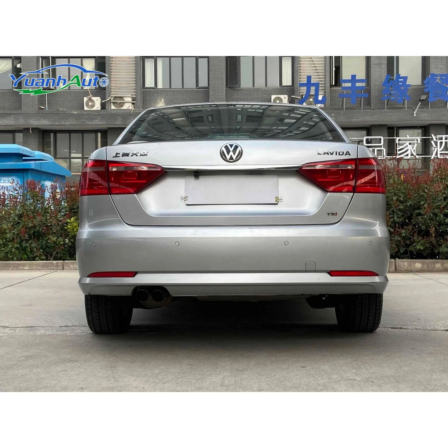 2014 Volkswagen Lavida Petrol Sedan — source image 6