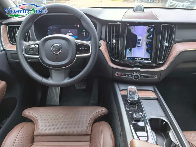 2023 Volvo XC60 Hybrid SUV — source image 16