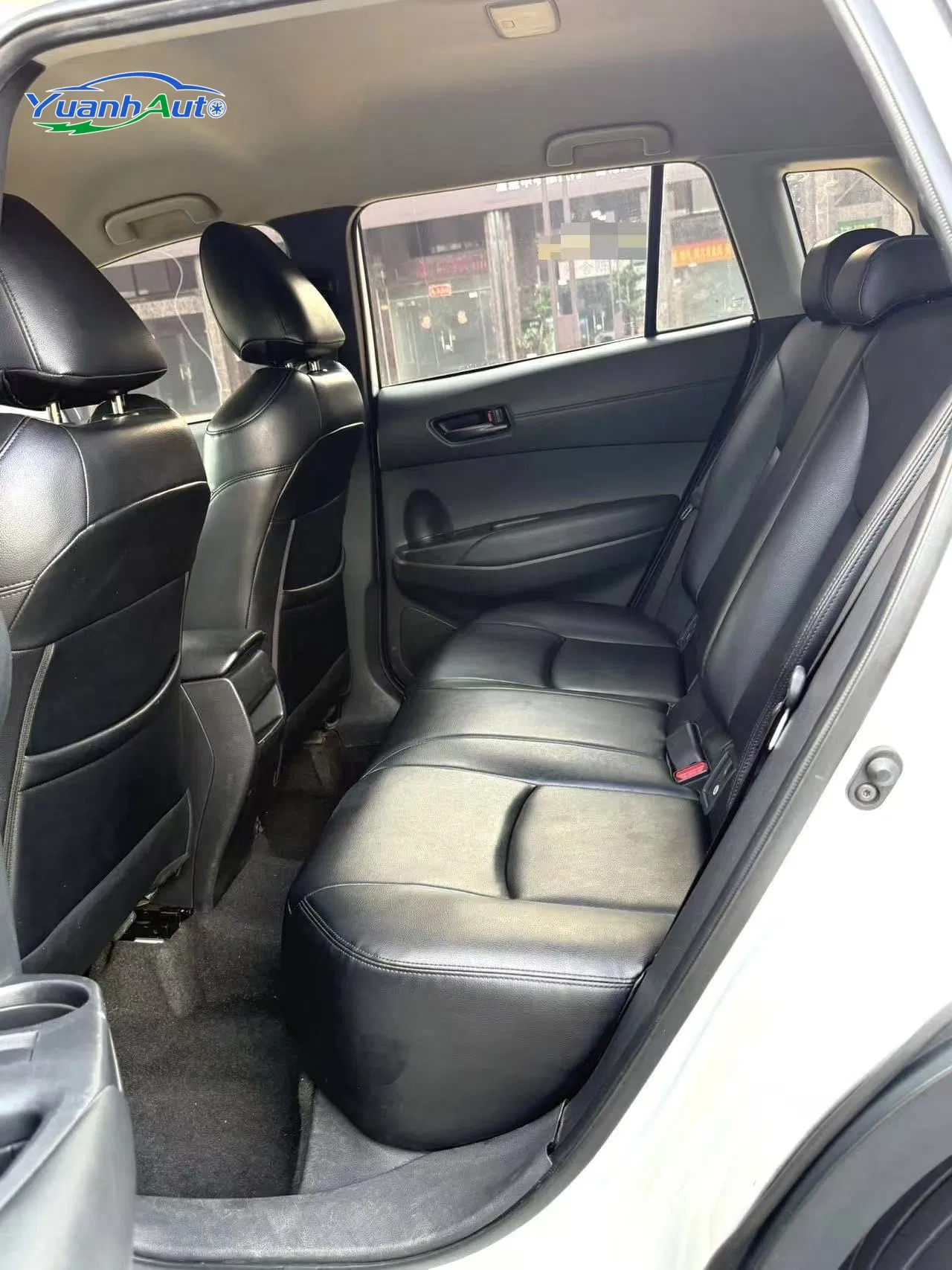 Toyota RAV4 Petrol SUV — source image 15