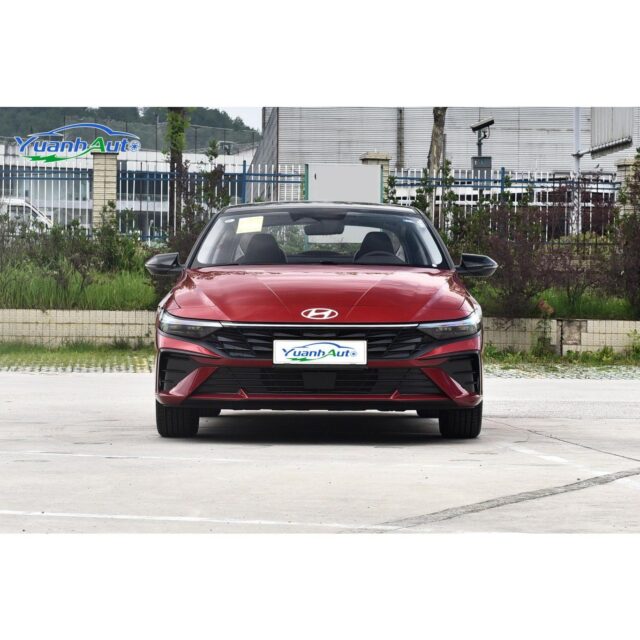 Hyundai Elantra vehicle photo 1