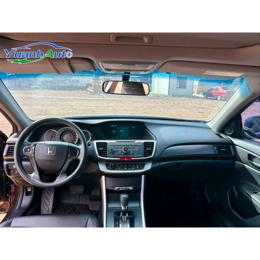 2015 Honda Accord Comfort 2.0L Sedan — source image 14
