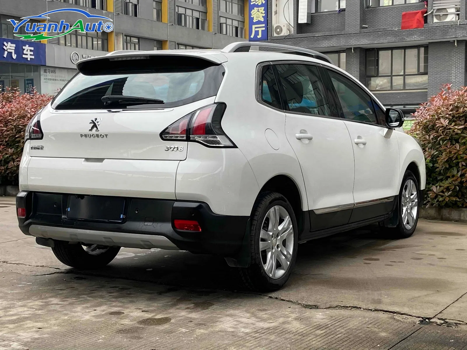 2018 Peugeot 3008 Petrol SUV — source image 14