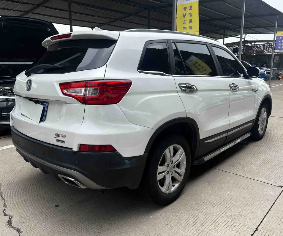 2016 Changan CS75 Petrol SUV — source image 14