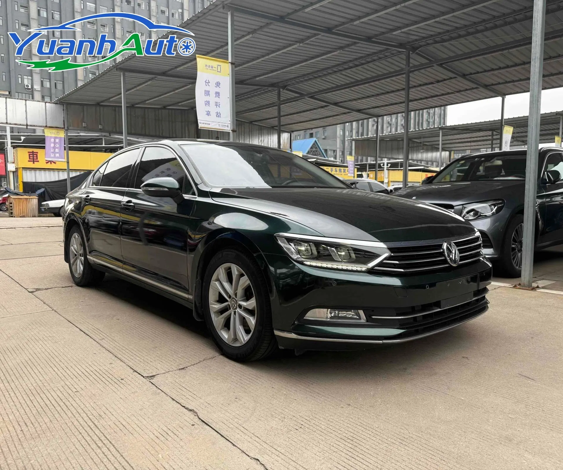 2017 Volkswagen Magotan Petrol Sedan — source image 3