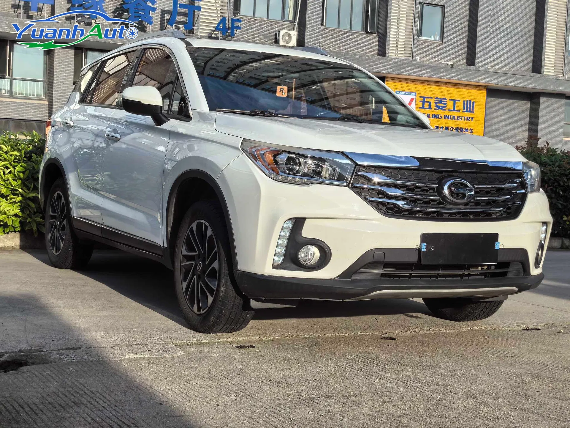 GAC Trumpchi GS4 Petrol SUV — source image 10