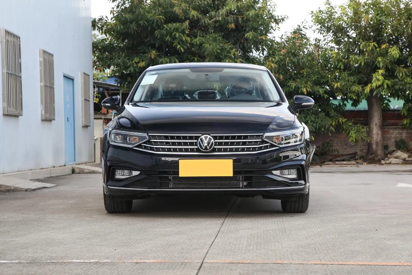 2025 VW Magotan vehicle photo 3