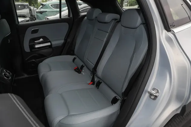 2025 Mercedes-Benz EQA 260 Electric — source image 11