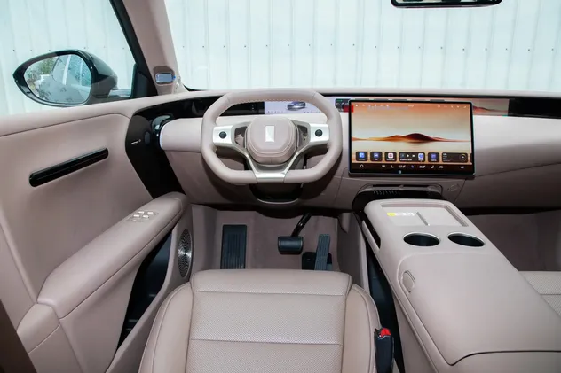 2026 AVATR 07 Hybrid — source image 18