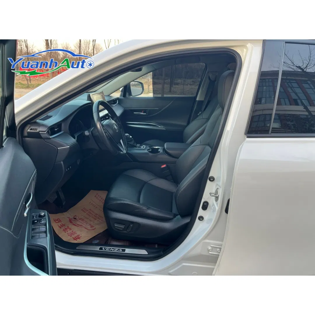 2022 Toyota Venza Luxury 2.0L SUV — source image 13