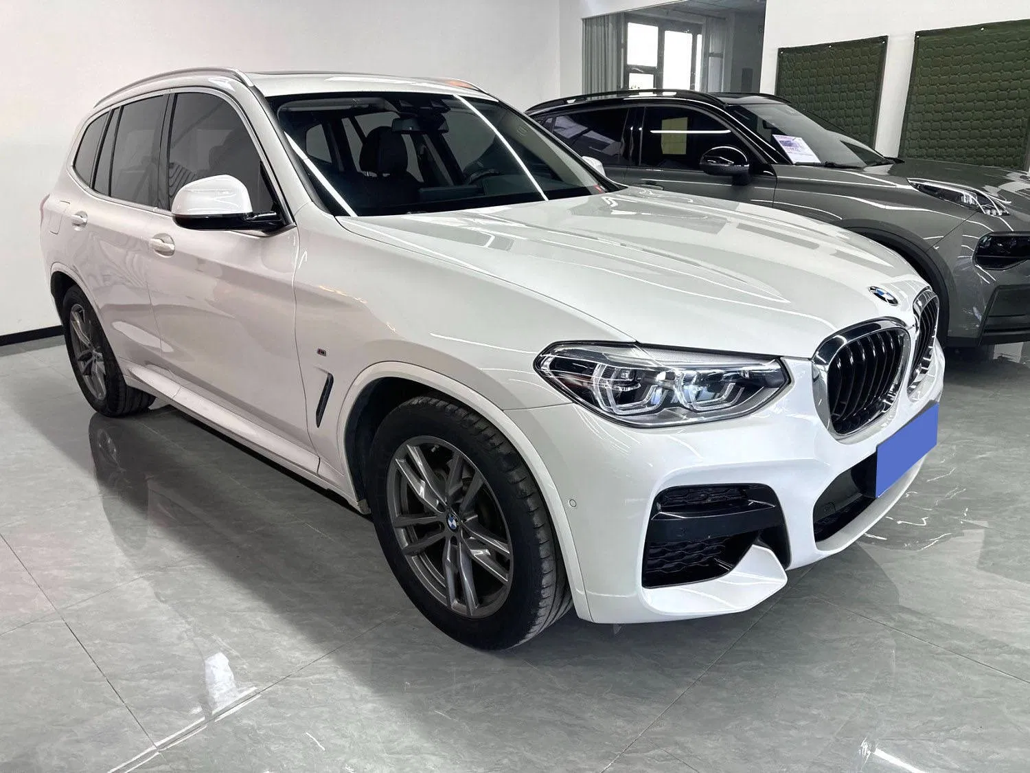 2021 BMW X4 vehicle photo 4