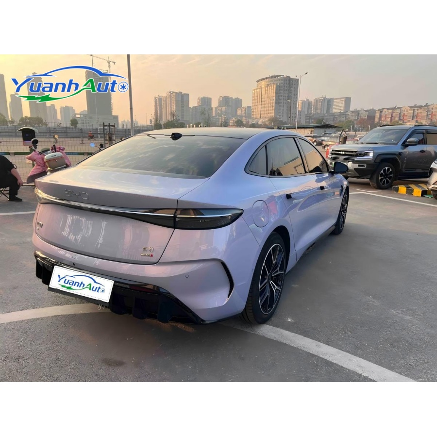 2025 BYD seal vehicle photo 6