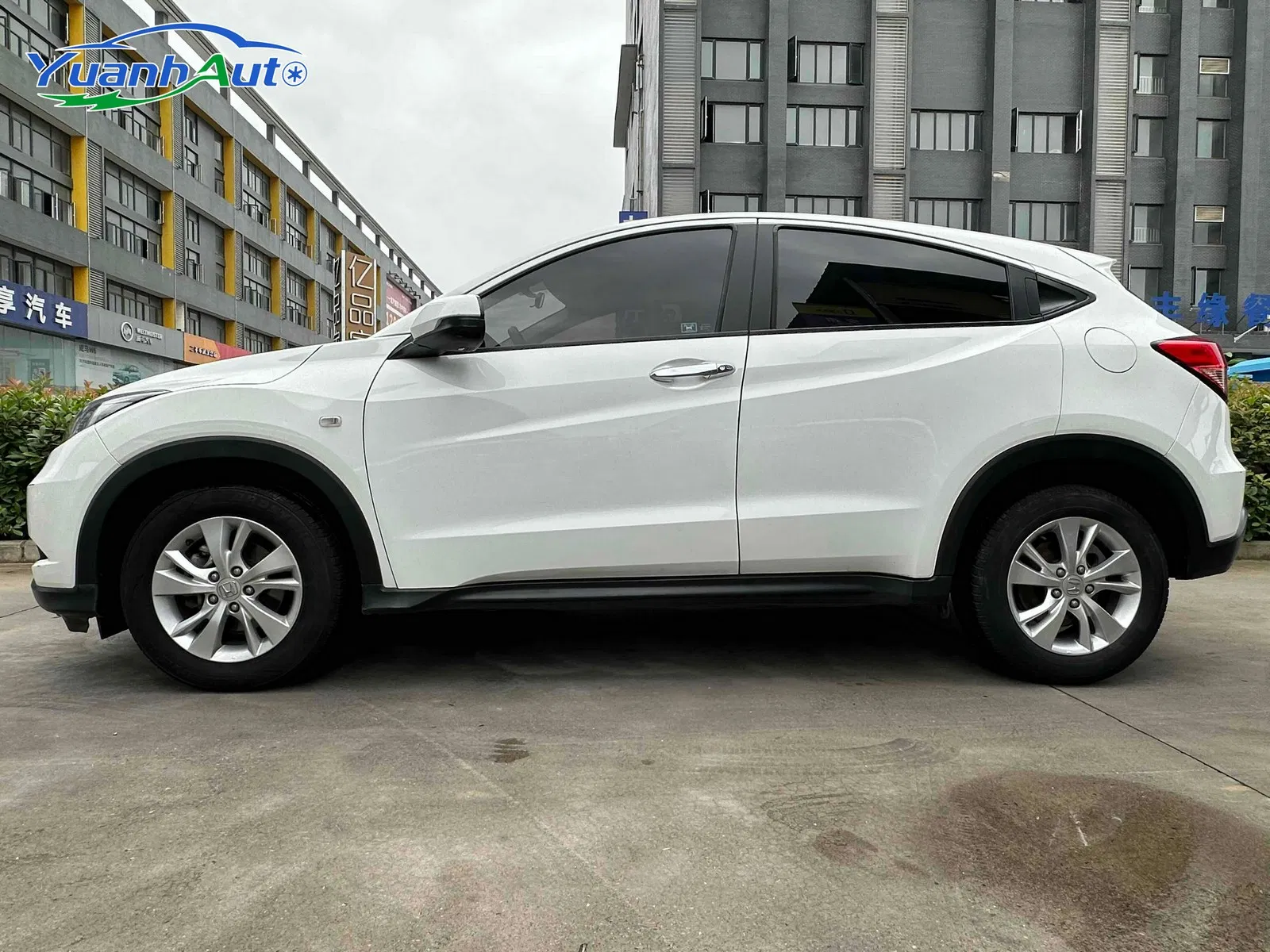 2015 Honda Vezel Petrol SUV — source image 11