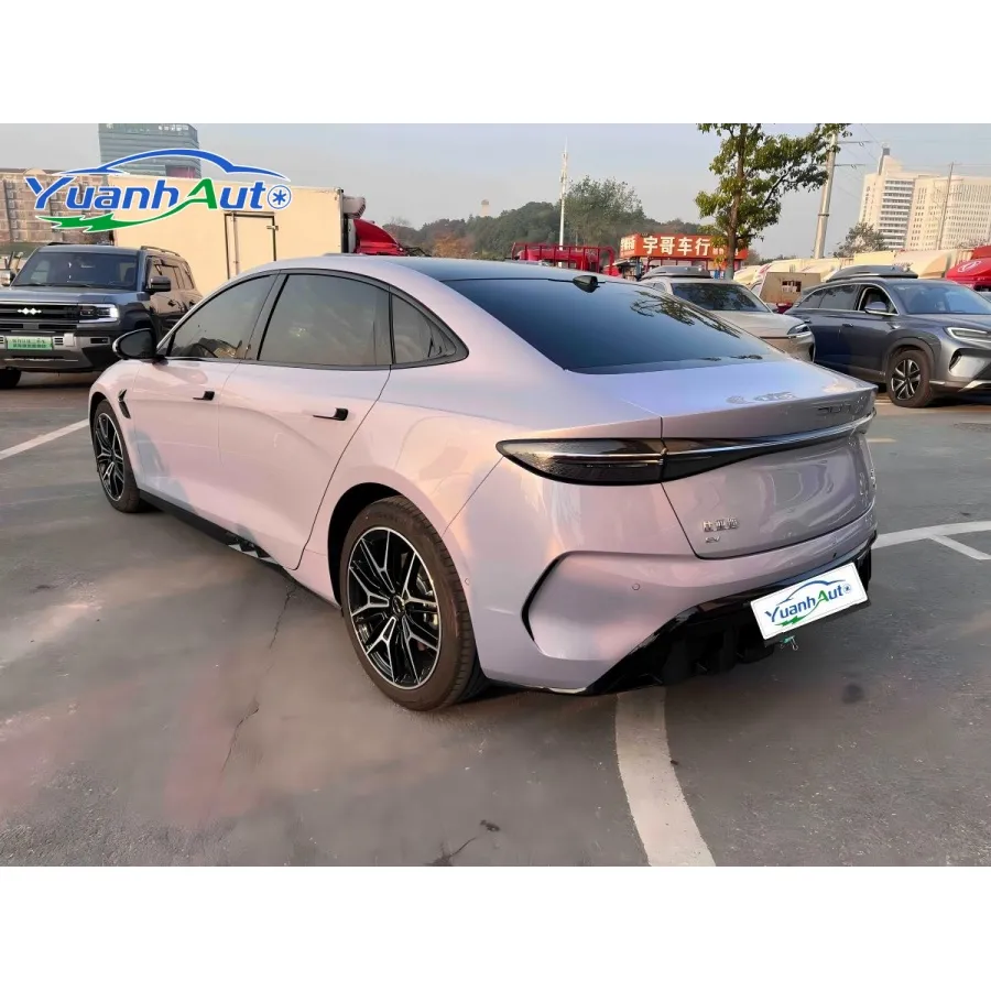 2025 BYD Seal Electric Sedan — source image 17