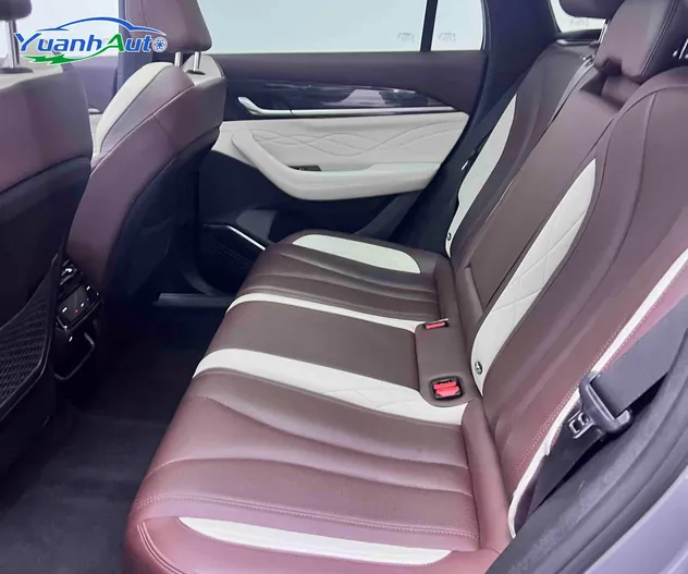 2021 Geely xinyueL 2.0T Petrol SUV — source image 15