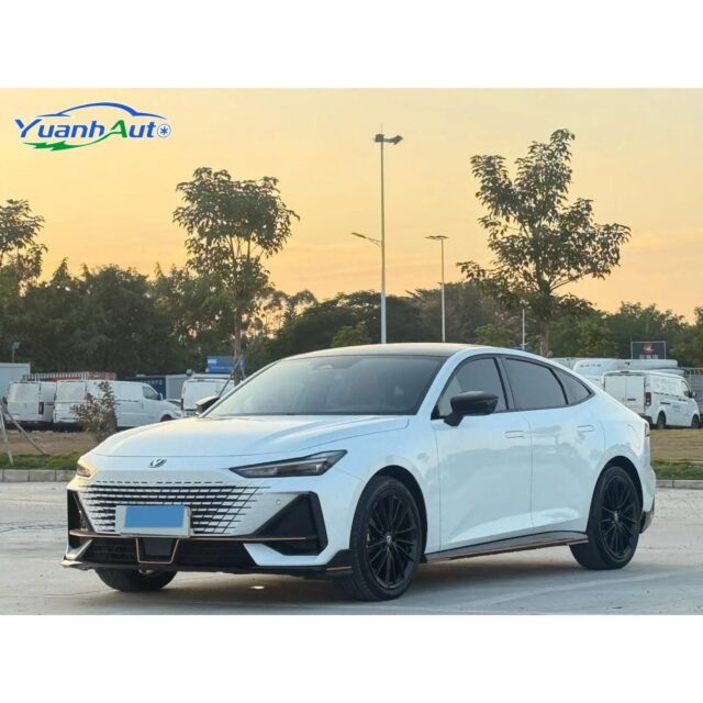 2023 Changan UNI-V vehicle photo 1