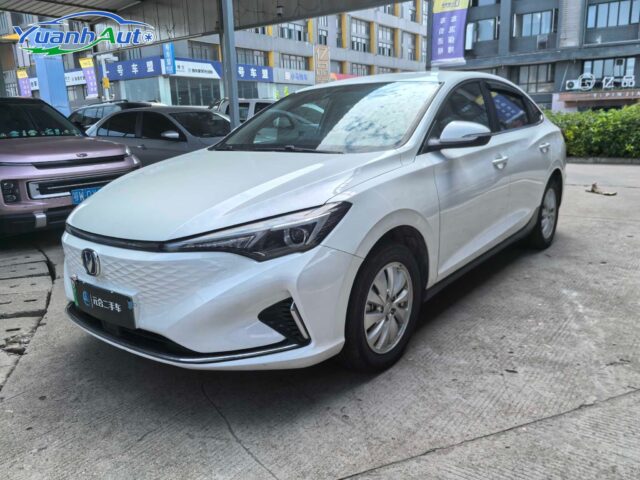 2022 Changan Eado EV460 vehicle photo 1