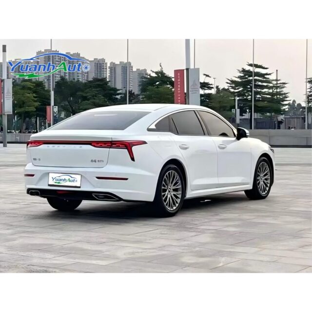 2022 BESTUNE B70 vehicle photo 1