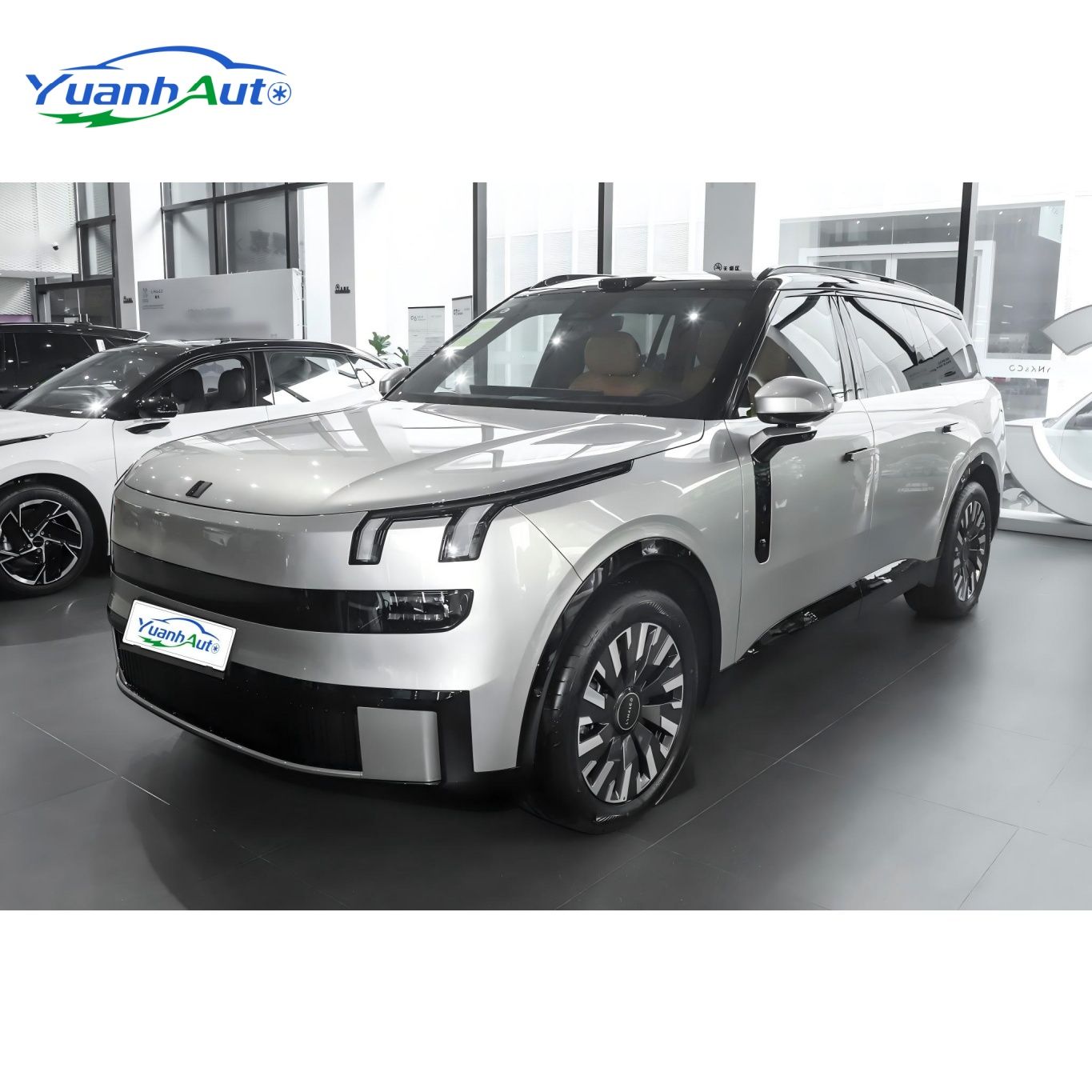 900 vehicle photo 1
