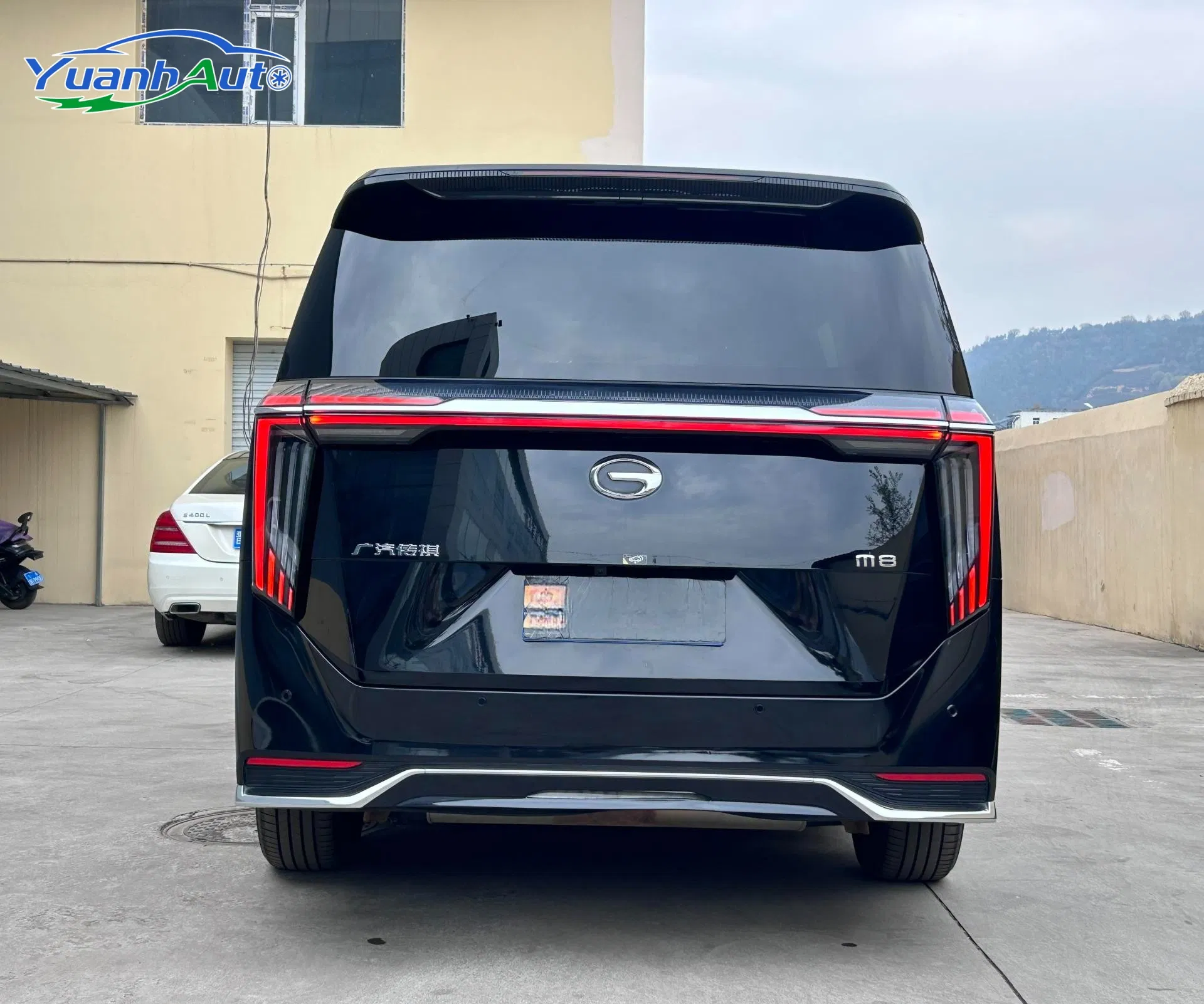 2024 GAC Trumpchi M8 Petrol MPV — source image 12