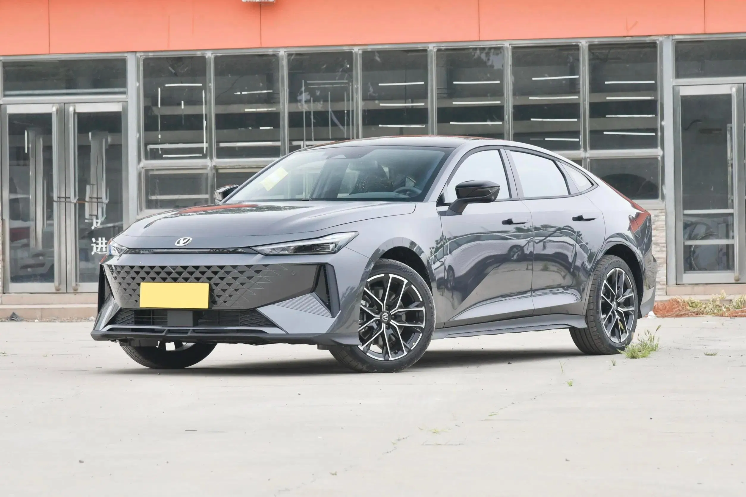 Changan Uni-v vehicle photo 4