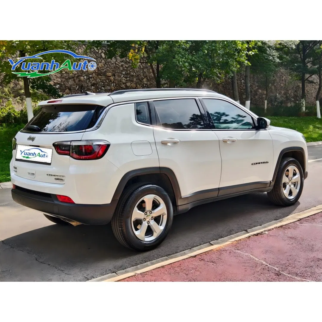 2018 Jeep Compass vehicle photo 4