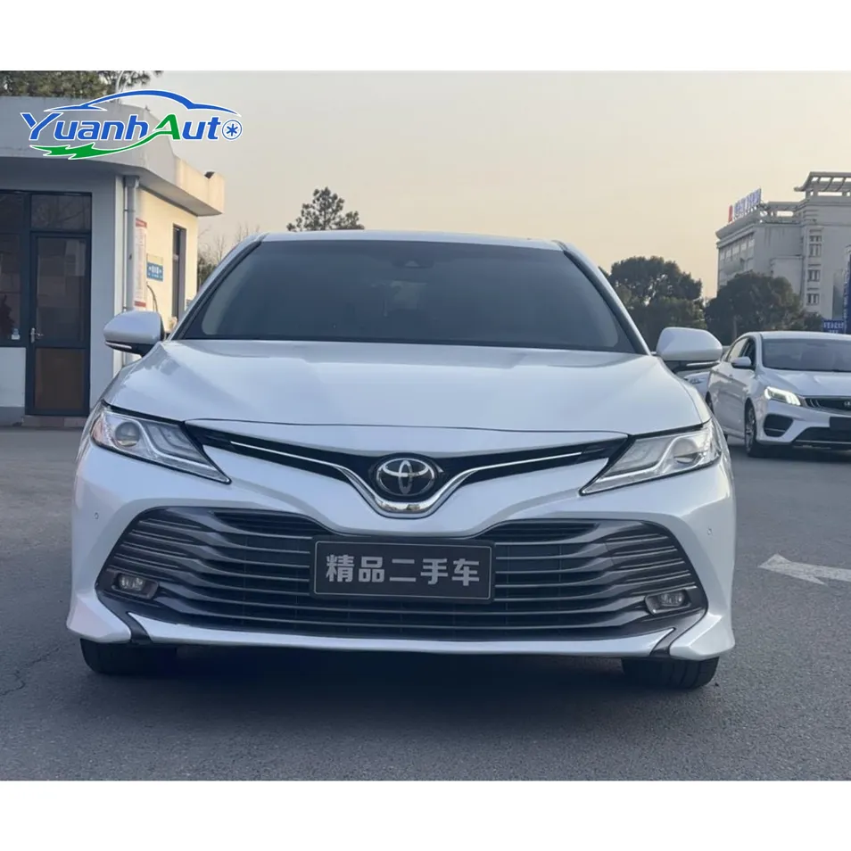 2018 Toyota Camry Luxury Petrol — source image 9