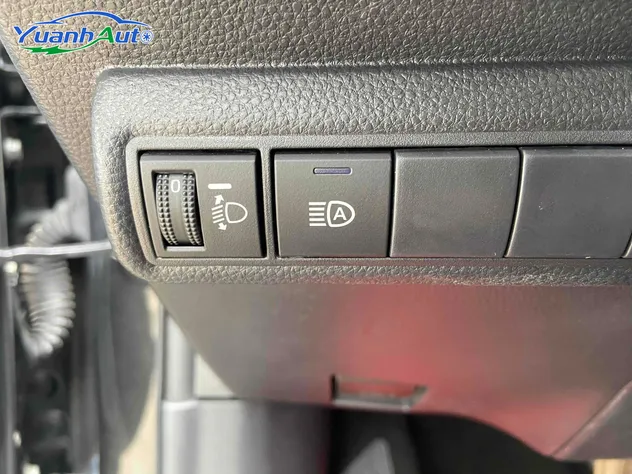 2019 Toyota Corolla Petrol Sedan — source image 17