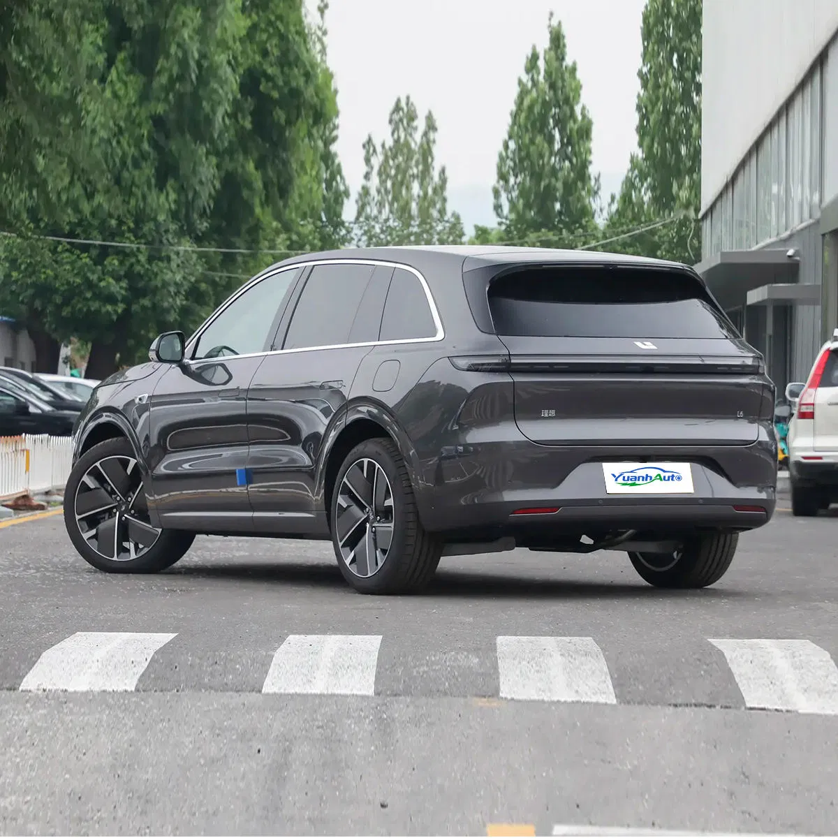 2025 Li Auto L6 vehicle photo 7