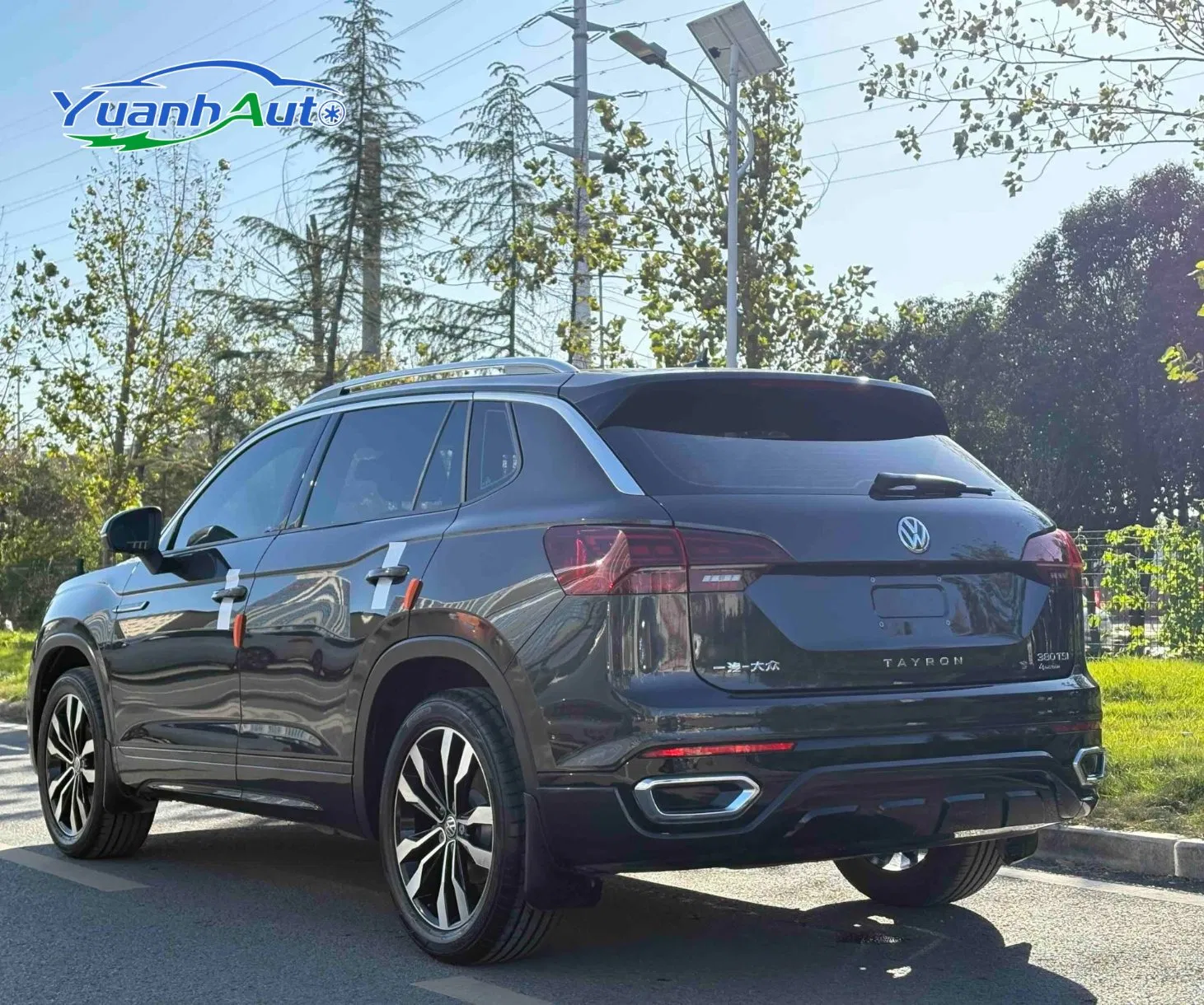 2021 Volkswagen Tiguan Petrol SUV — source image 6