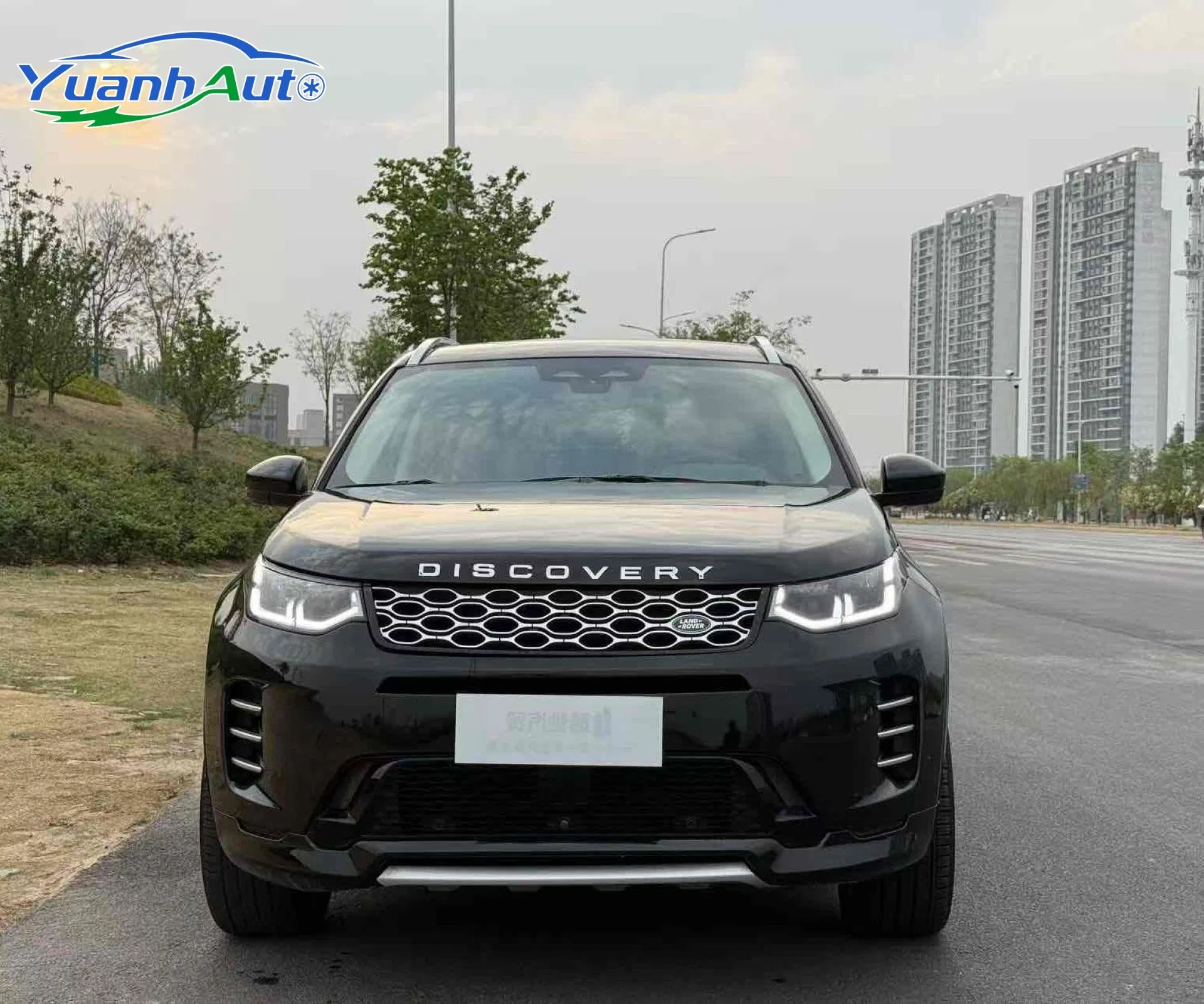2024 Land Rover Discovery Sport SUV — source image 4