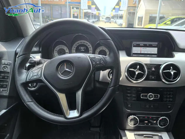 2013 Mercedes-Benz GLK 300 Petrol SUV — source image 16