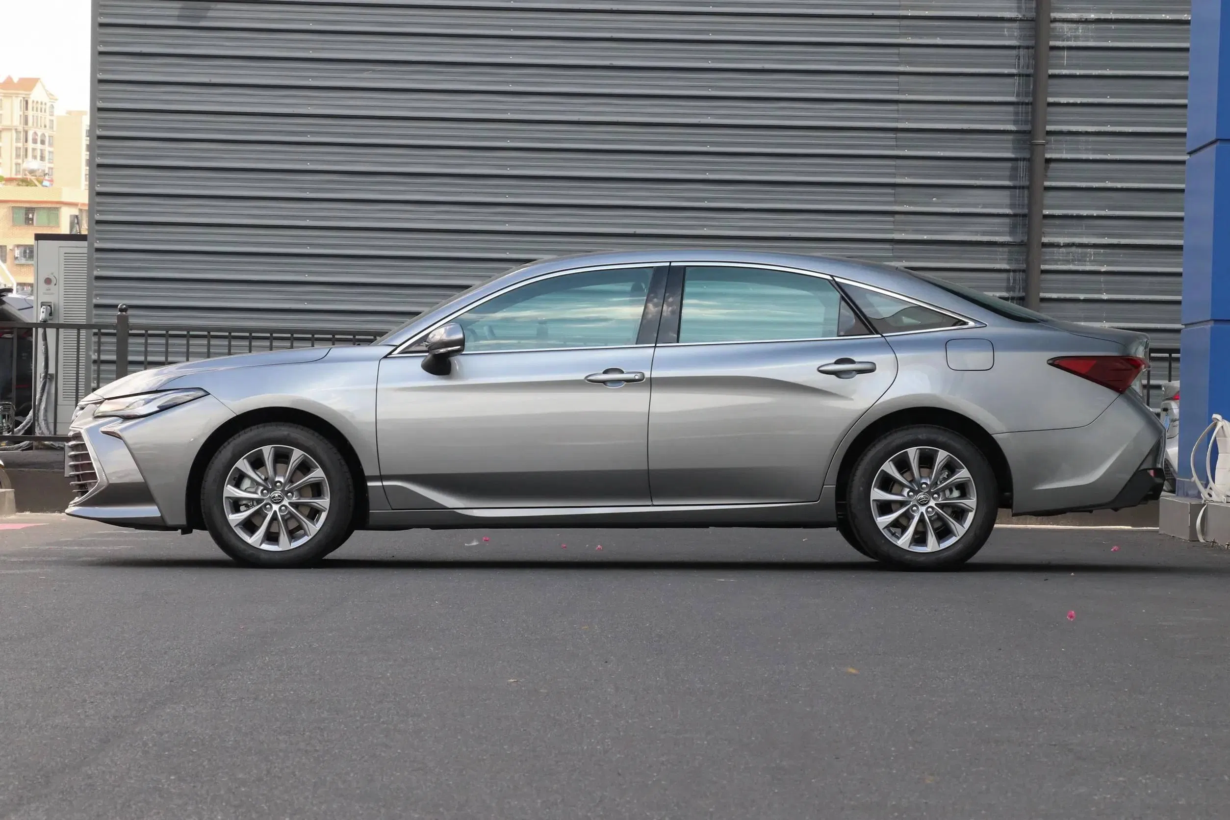 2024 Toyota Avalon vehicle photo 6