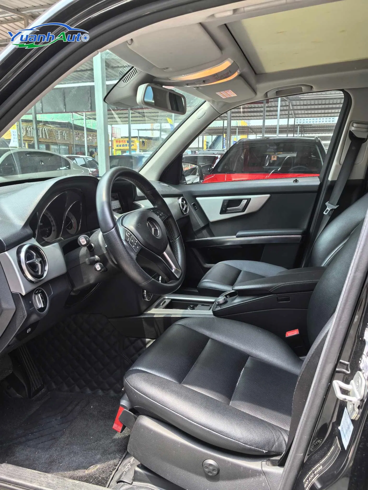 2013 Mercedes-Benz GLK 300 Petrol SUV — source image 5