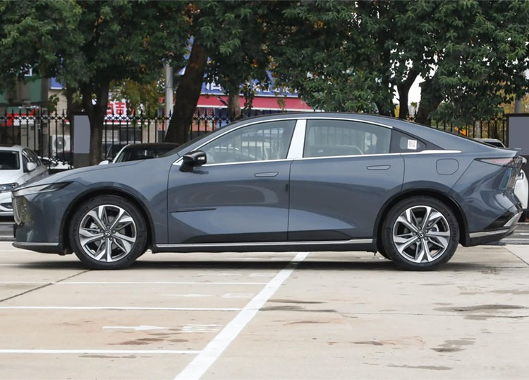 2024 Changan Mazda Ez6 vehicle photo 4