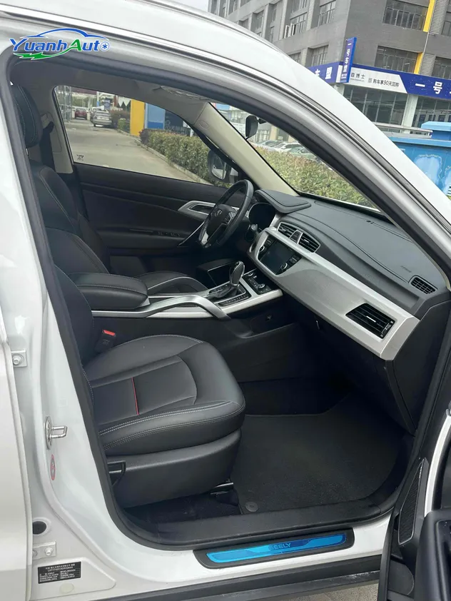 2018 Geely Atlas Petrol SUV — source image 17